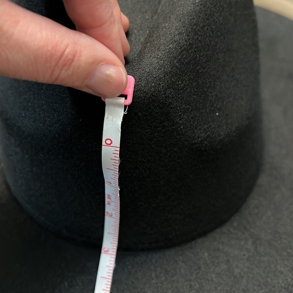 WIDE BRIMMED WESTERN STYLE BLACK HAT - Picture 16 of 16